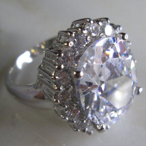 Sparkly Cubic Zirconia Cocktail Ring - Picture 3 of 10